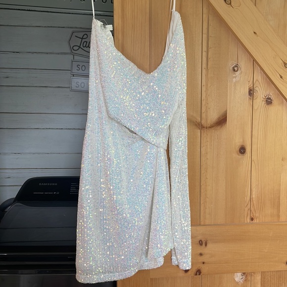 Dress - Picture 4 of 5